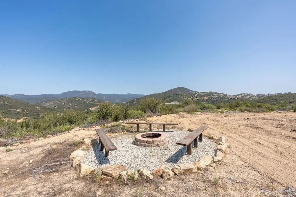 7 Hombre Ln Murrieta, CA 92562