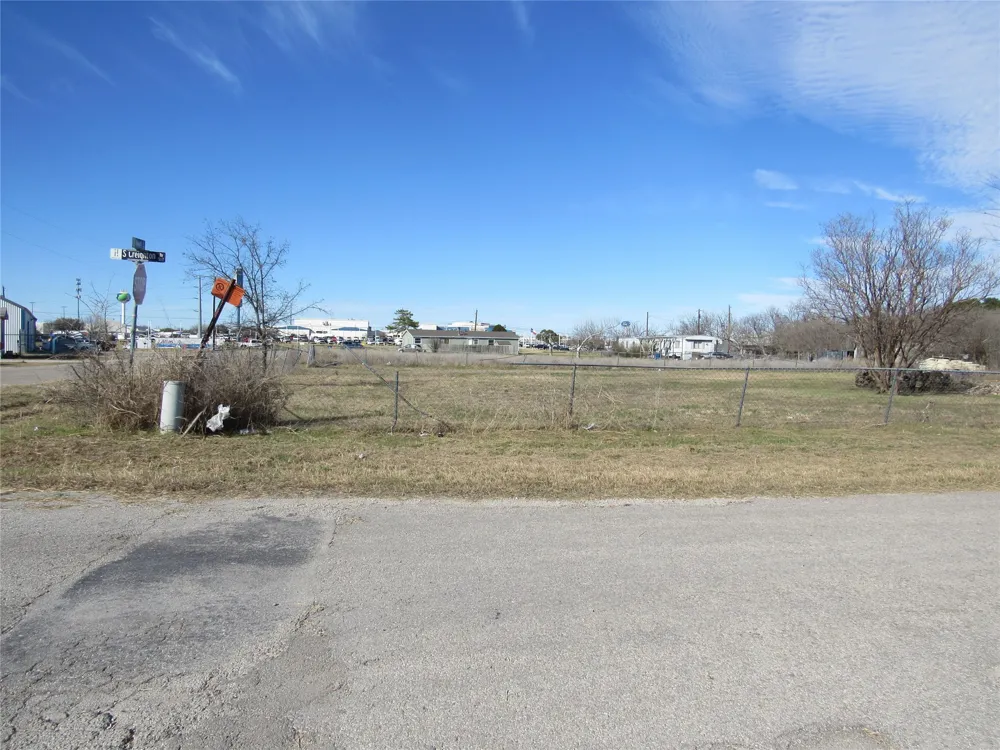 207 Newell Drive Hudson Oaks, TX 76087