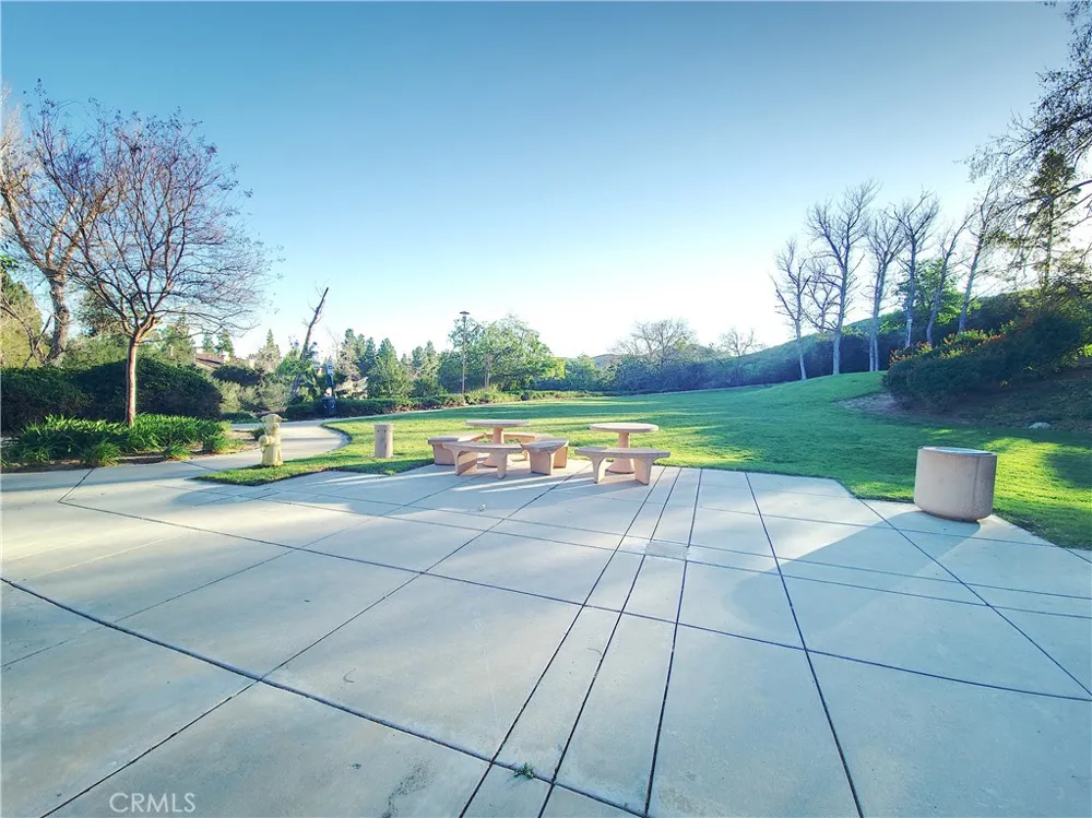 5728 Oak Bend Lane #202 Oak Park, CA 91377