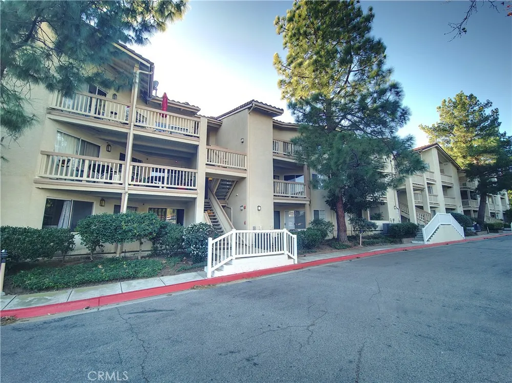 5728 Oak Bend Lane #202 Oak Park, CA 91377