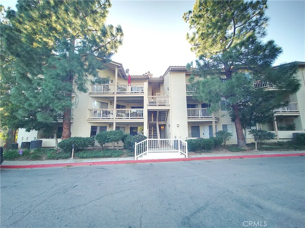 5728 Oak Bend Lane #202 Oak Park, CA 91377