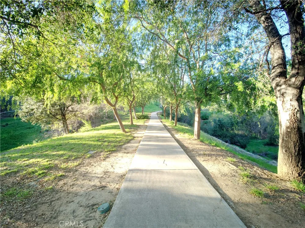5728 Oak Bend Lane #202 Oak Park, CA 91377