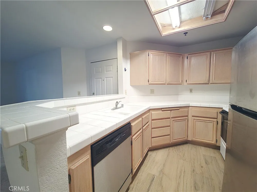 5728 Oak Bend Lane #202 Oak Park, CA 91377