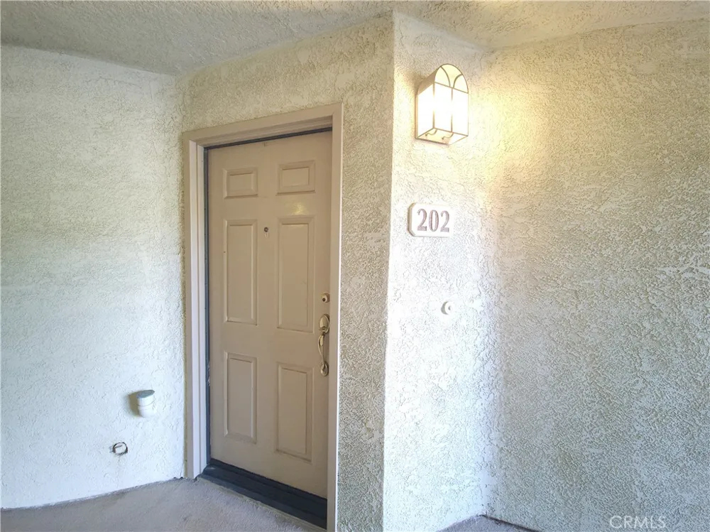 5728 Oak Bend Lane #202 Oak Park, CA 91377
