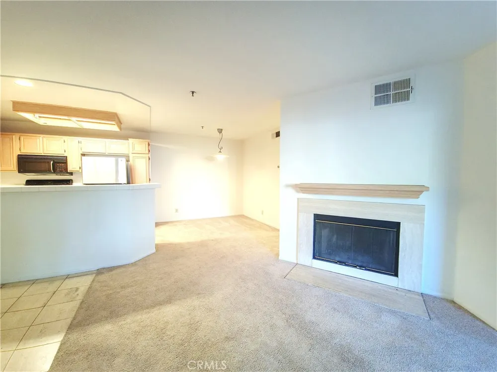 5728 Oak Bend Lane #202 Oak Park, CA 91377