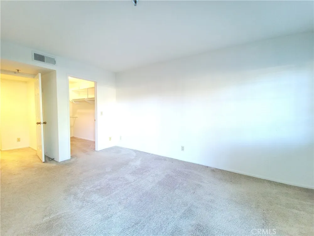 5728 Oak Bend Lane #202 Oak Park, CA 91377