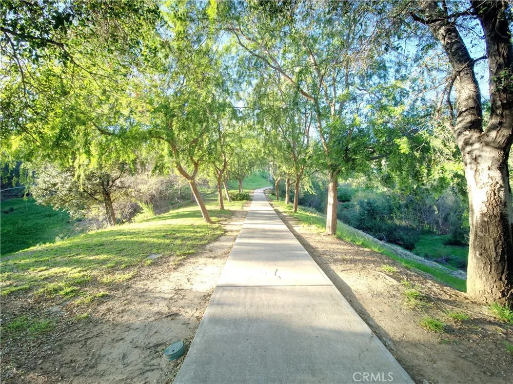 5728 Oak Bend Lane #202 Oak Park, CA 91377