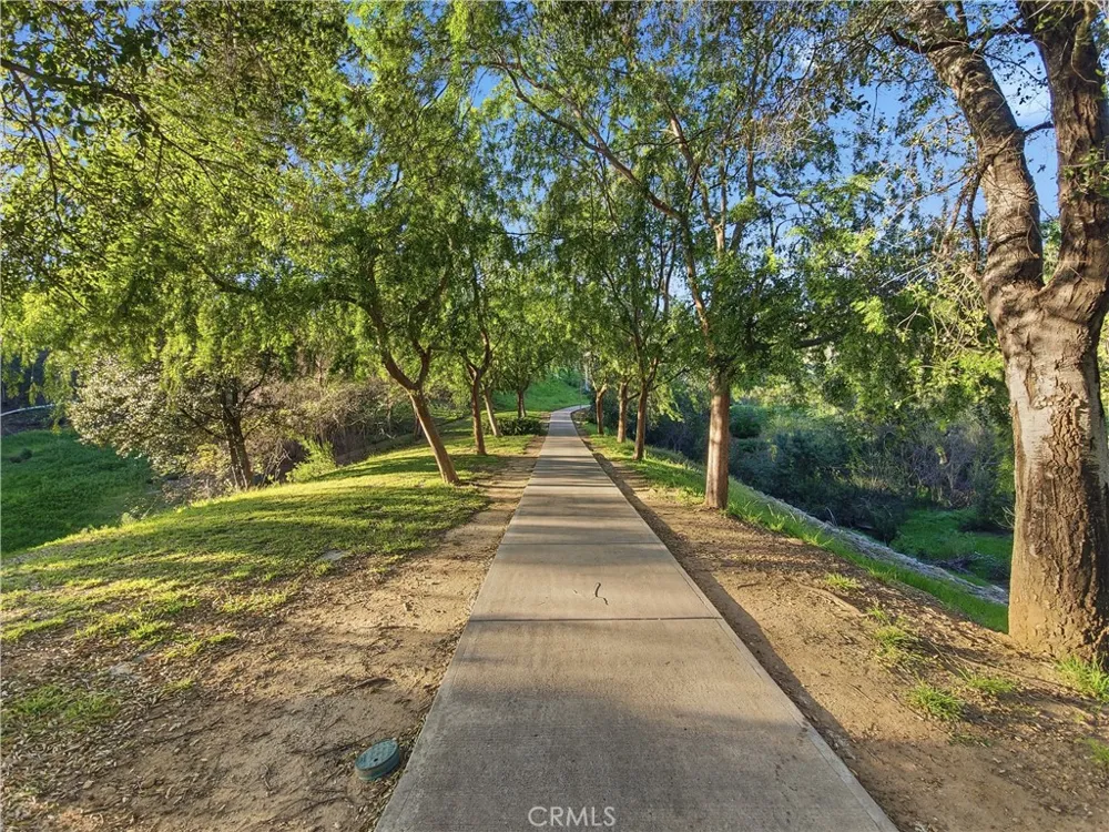 5728 Oak Bend Lane #202 Oak Park, CA 91377