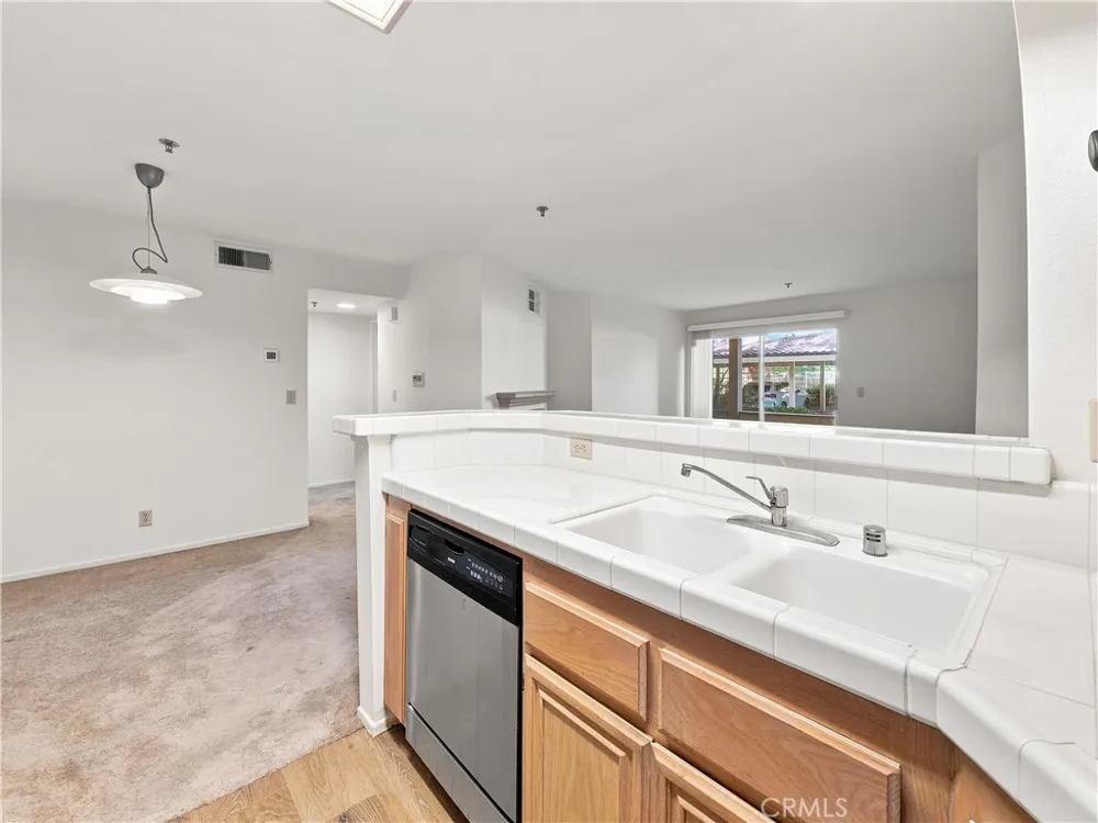 5728 Oak Bend Lane #202 Oak Park, CA 91377