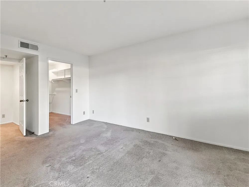 5728 Oak Bend Lane #202 Oak Park, CA 91377