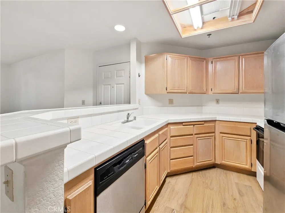 5728 Oak Bend Lane #202 Oak Park, CA 91377