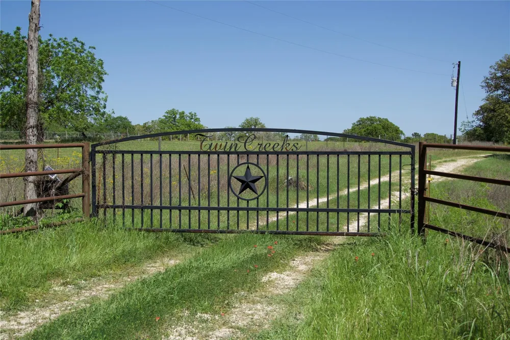 1035 Old Sayers Road Elgin, TX 78621