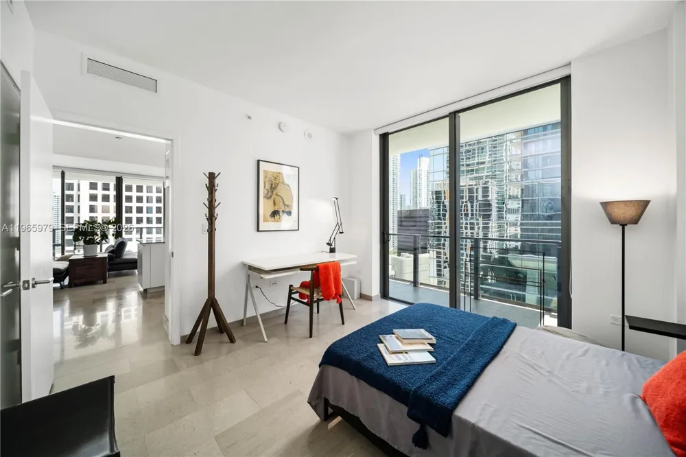 68 SE 6th St #1201 Miami, FL 33131