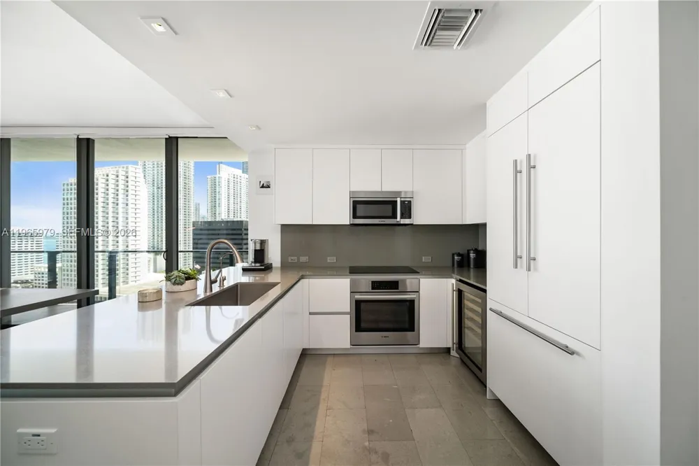 68 SE 6th St #1201 Miami, FL 33131