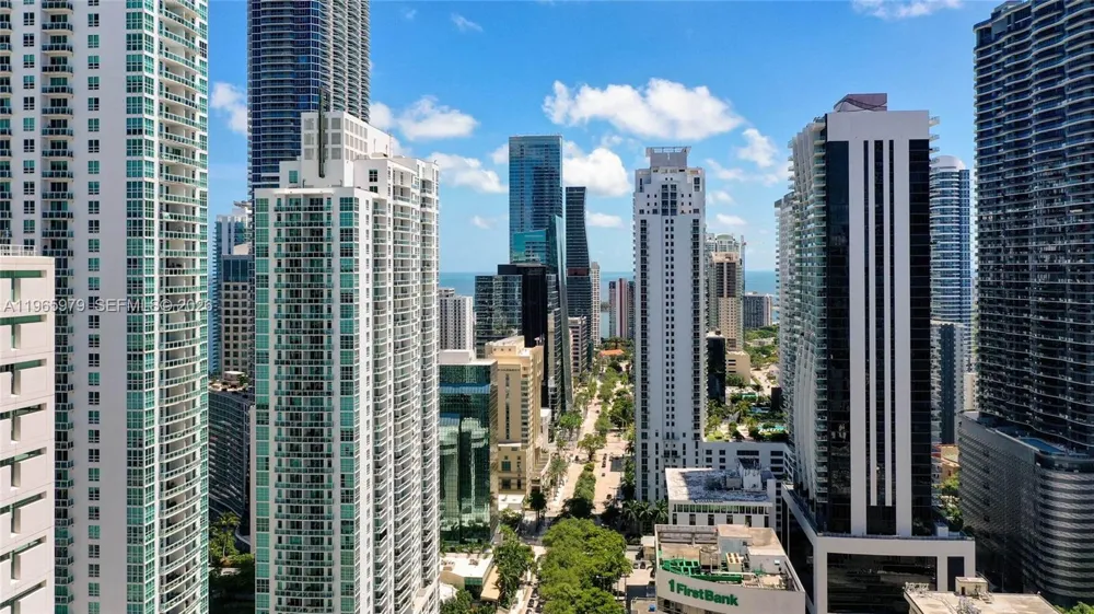 68 SE 6th St #1201 Miami, FL 33131