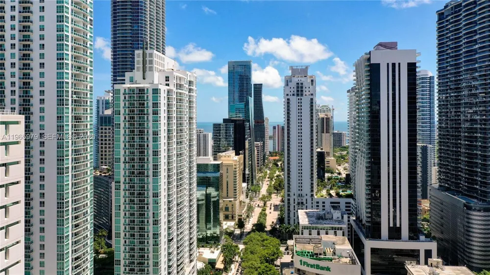 68 SE 6th St #1201 Miami, FL 33131