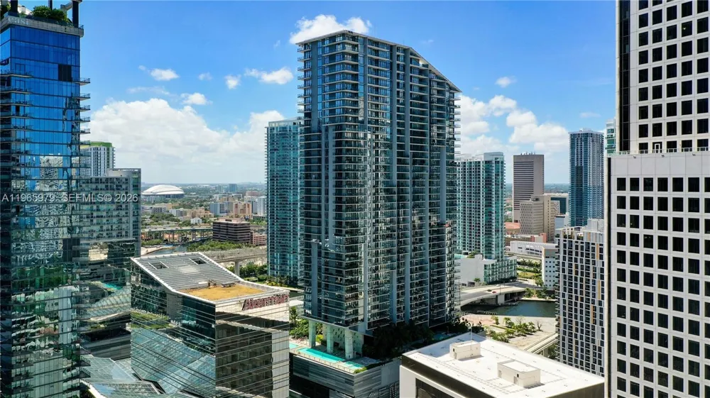 68 SE 6th St #1201 Miami, FL 33131