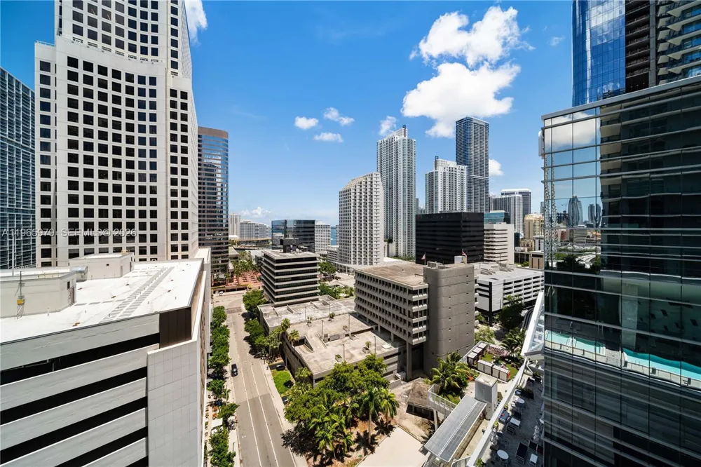 68 SE 6th St #1201 Miami, FL 33131