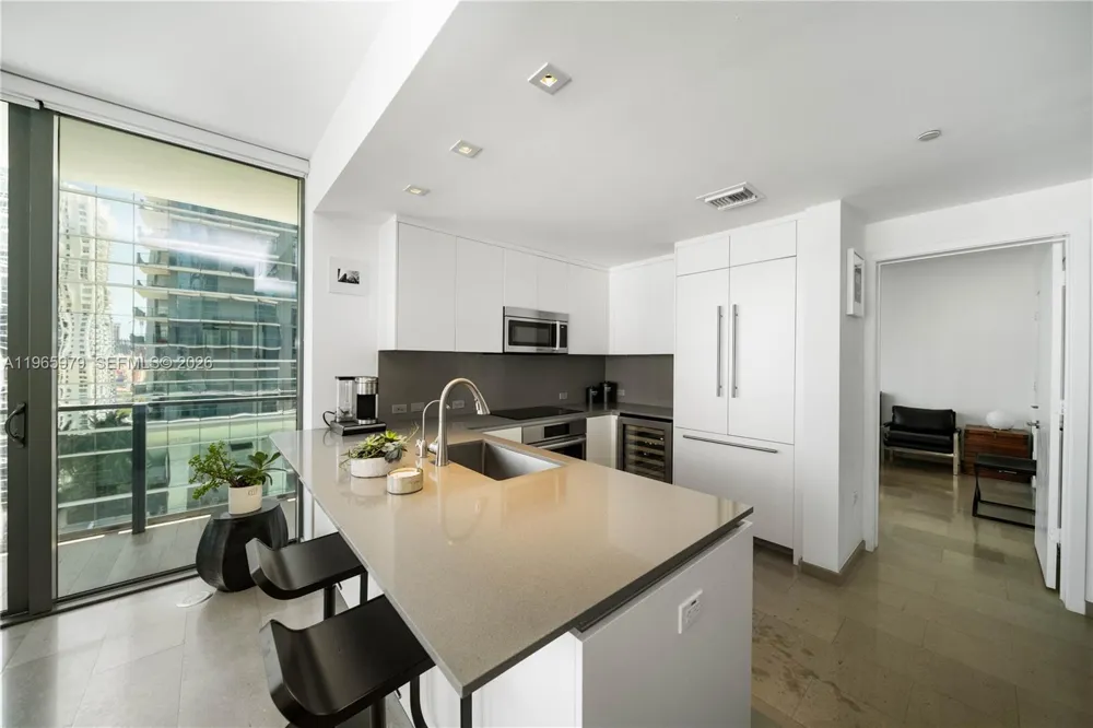 68 SE 6th St #1201 Miami, FL 33131