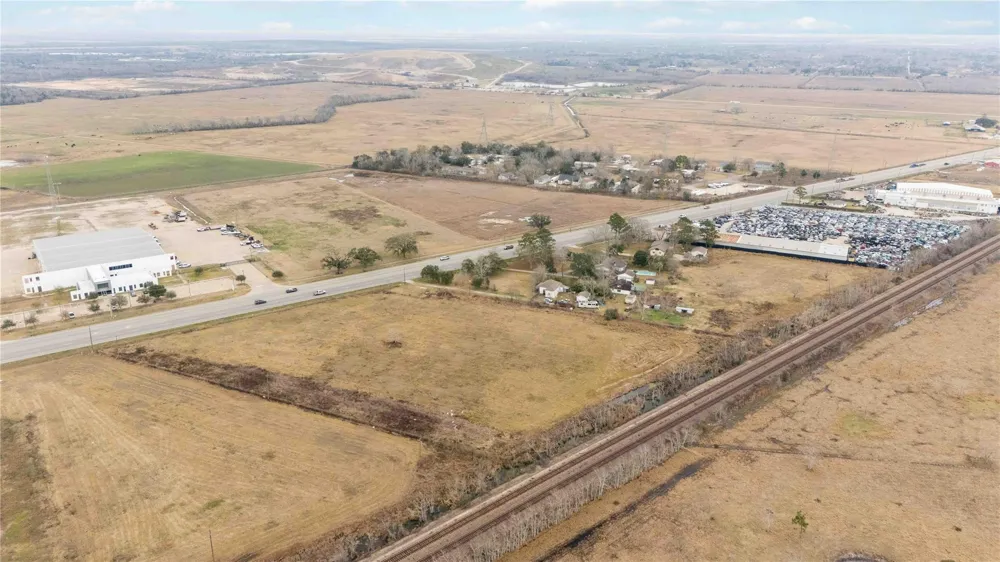 4140 E Highway 6 Alvin, TX 77511