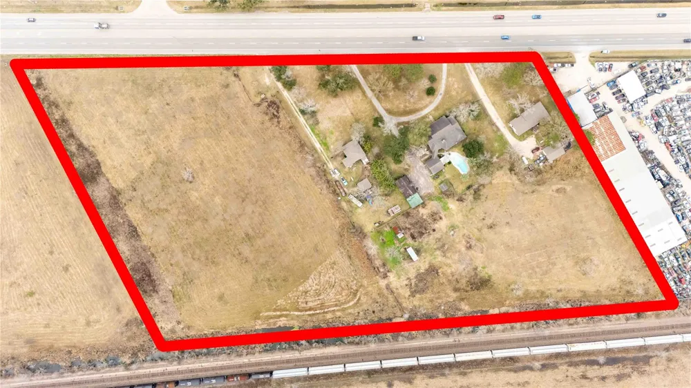 4140 E Highway 6 Alvin, TX 77511