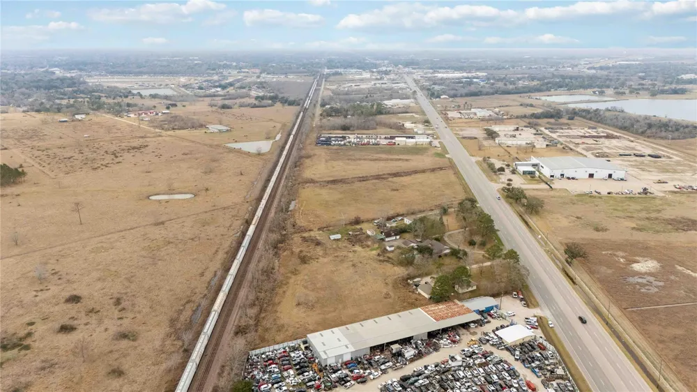 4140 E Highway 6 Alvin, TX 77511