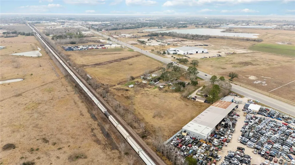 4140 E Highway 6 Alvin, TX 77511