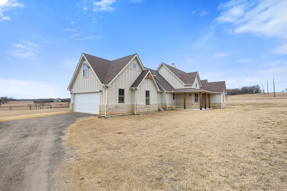 476 Silver Leaf Drive Sunset, TX 76270
