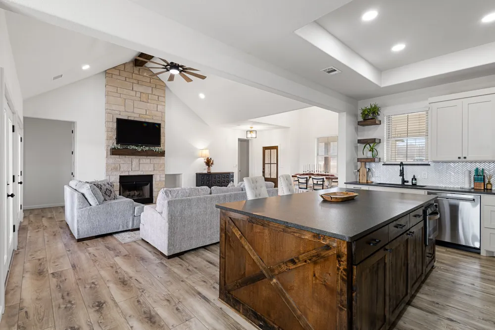 476 Silver Leaf Drive Sunset, TX 76270