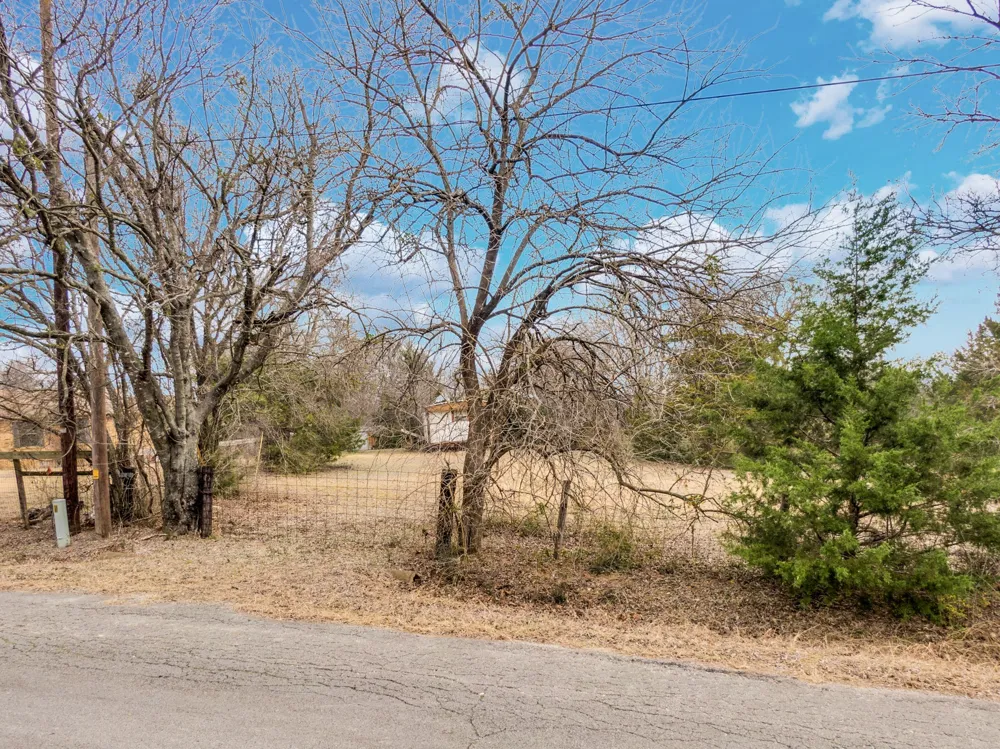 810 Truman Circle Lancaster, TX 75146