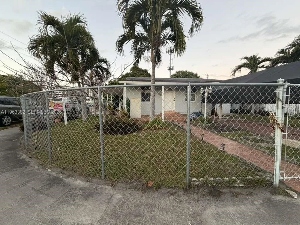 501 SE 1st St Hialeah, FL 33010