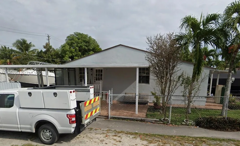 501 SE 1st St Hialeah, FL 33010