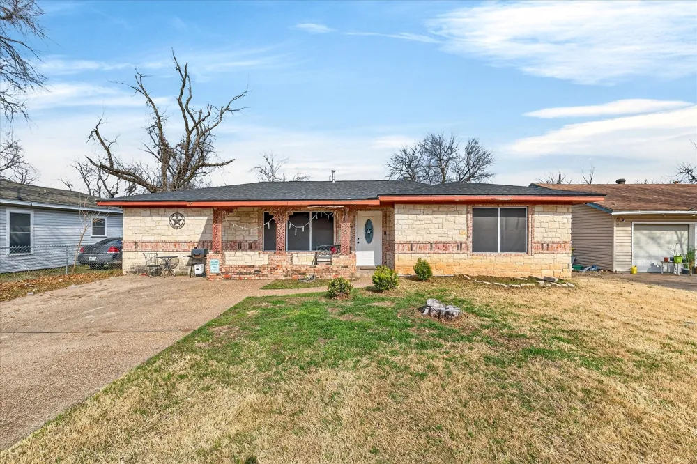 1115 Fisher Street Bellmead, TX 76705