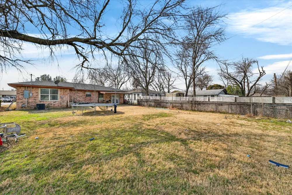 1115 Fisher Street Bellmead, TX 76705