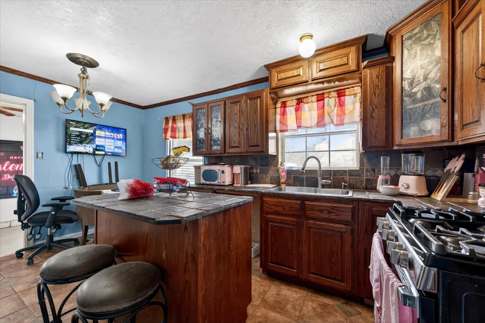 1115 Fisher Street Bellmead, TX 76705