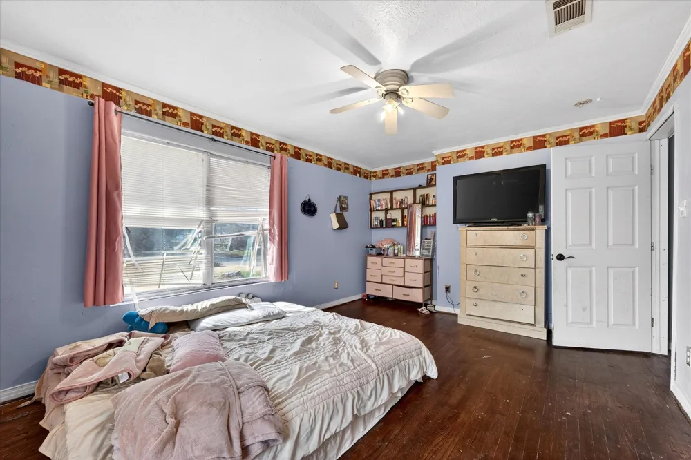 1115 Fisher Street Bellmead, TX 76705