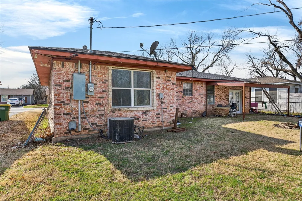 1115 Fisher Street Bellmead, TX 76705