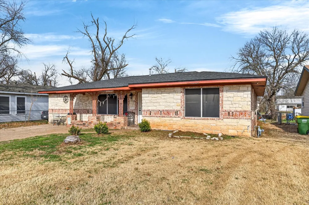 1115 Fisher Street Bellmead, TX 76705