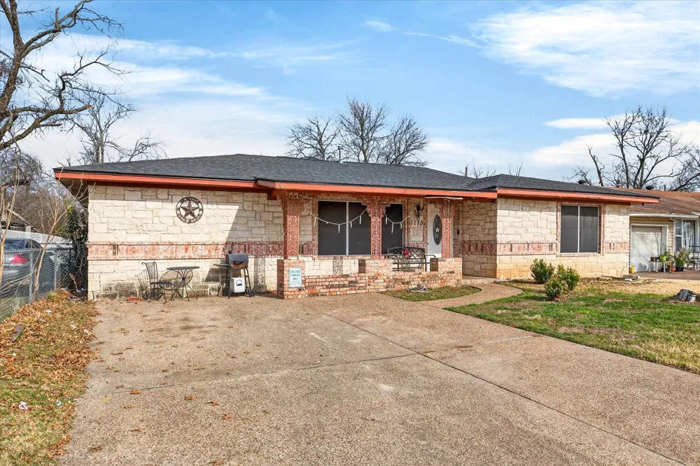 1115 Fisher Street Bellmead, TX 76705