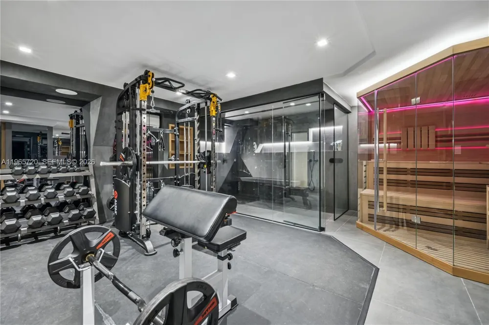 420 Hibiscus Dr Miami Beach, FL 33139