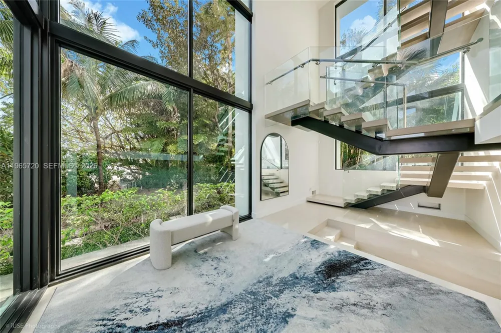 420 Hibiscus Dr Miami Beach, FL 33139
