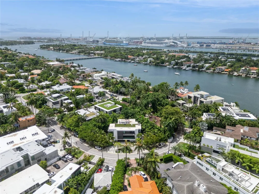 420 Hibiscus Dr Miami Beach, FL 33139