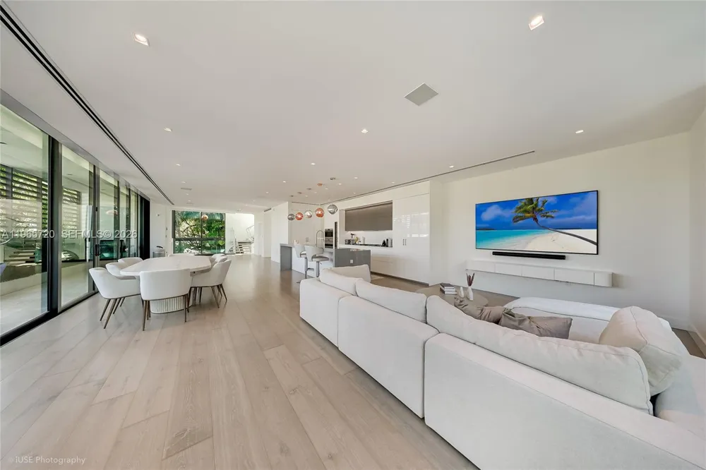 420 Hibiscus Dr Miami Beach, FL 33139