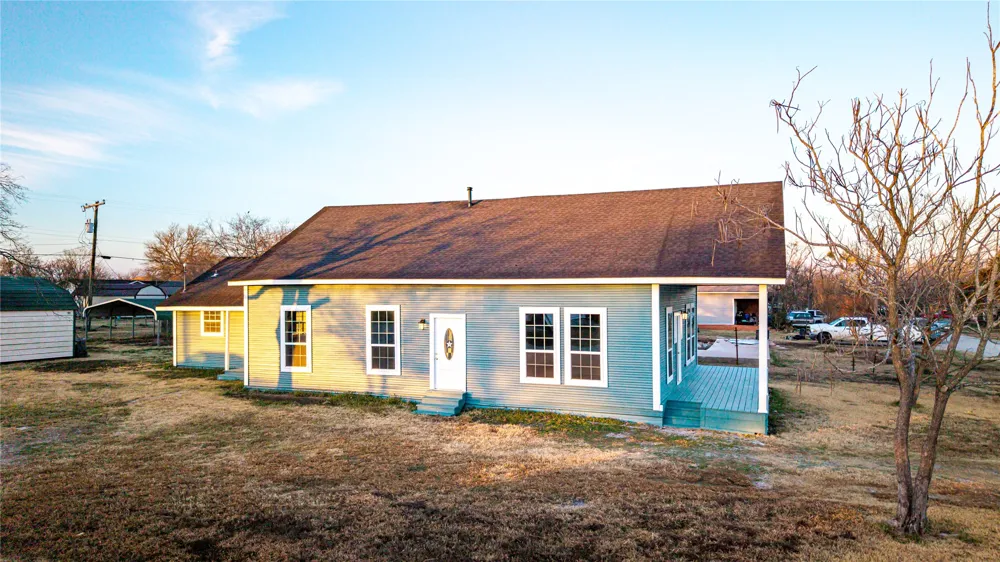 324 E Pace Street Frost, TX 76641