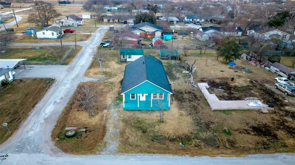 324 E Pace Street Frost, TX 76641