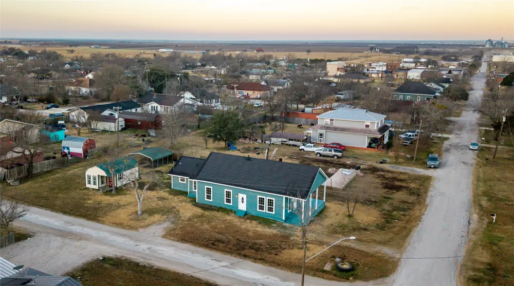 324 E Pace Street Frost, TX 76641