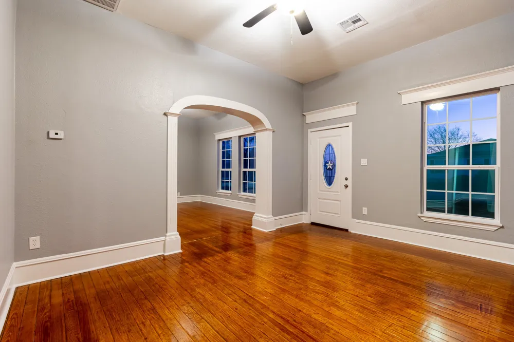 324 E Pace Street Frost, TX 76641
