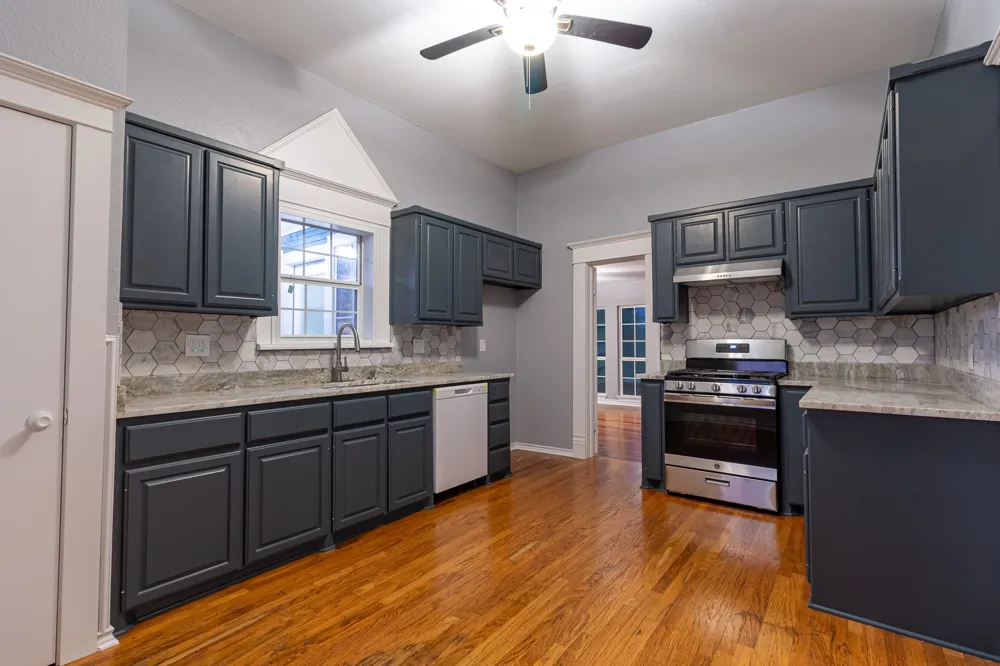 324 E Pace Street Frost, TX 76641
