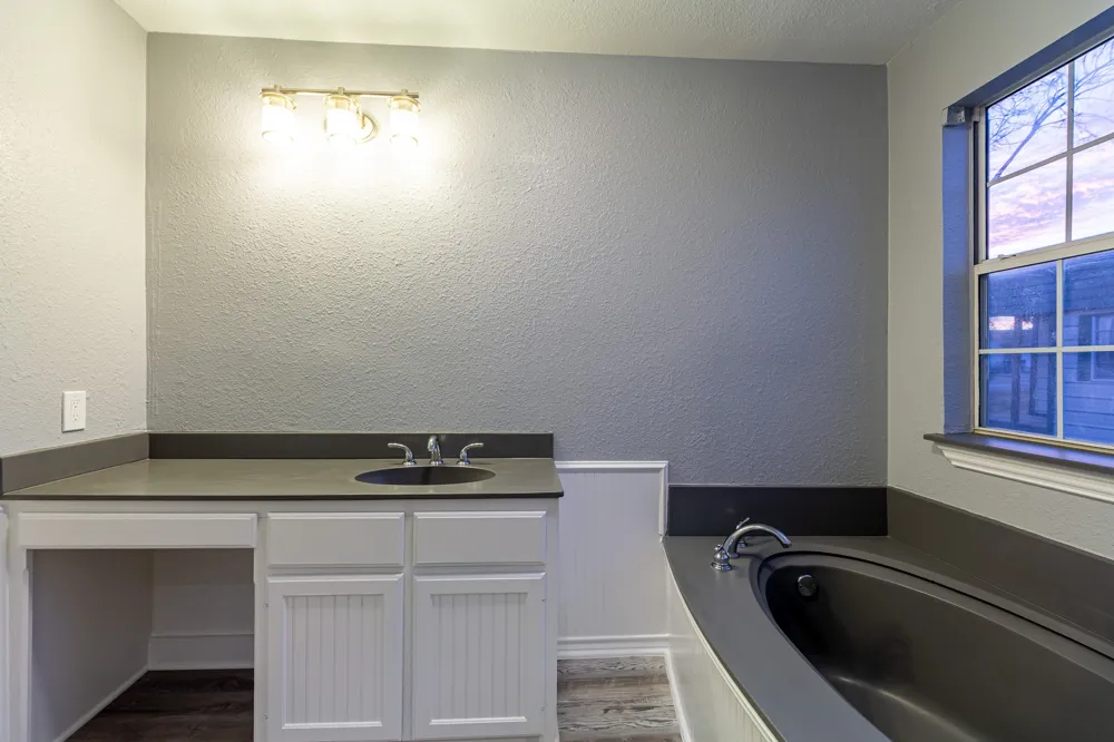324 E Pace Street Frost, TX 76641