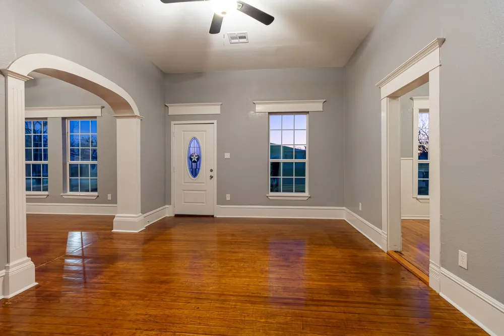 324 E Pace Street Frost, TX 76641